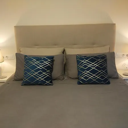 Les Cases Apartment *