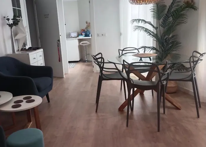 Les Cases Apartment *